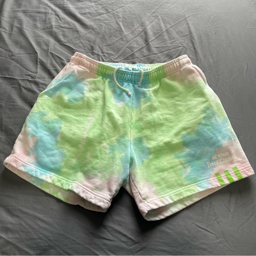 Beyond Fried Chicken KFC Shorts Men’s Large Limited Release Tie Dye Rare Find